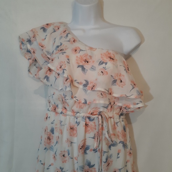 Miami's Ruffled One Shoulder Maxi Dress - Picture 2 of 8